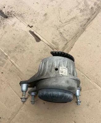 Mercedes-Benz C W205 Engine mount bracket ZGS002 36761 A2052400300