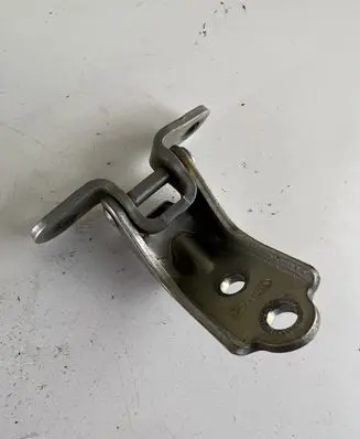 Hyundai Tucson JM Front door lower hinge 