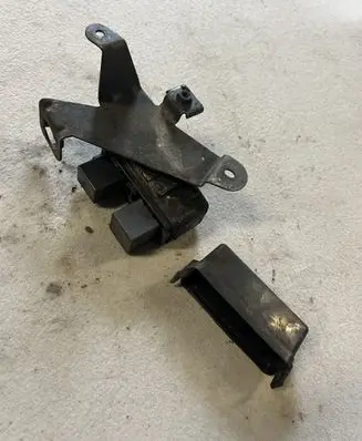 Opel Frontera B Relay mounting block 8971807941 8971254410