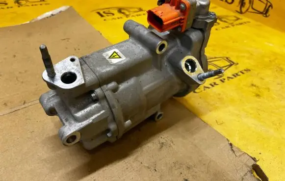 Ford Explorer VI Air conditioning (A/C) compressor (pump) L1MH19D623CE