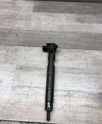 Mercedes-Benz C W204 Fuel injector A6510704987 0351085122