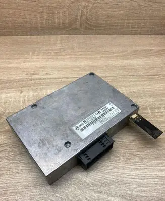 Audi A4 S4 B7 8E 8H Bluetooth control unit module 8P0862335H