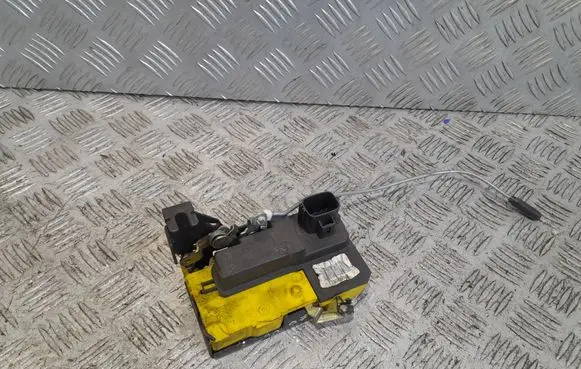 Volvo XC90 Front door lock 30699747
