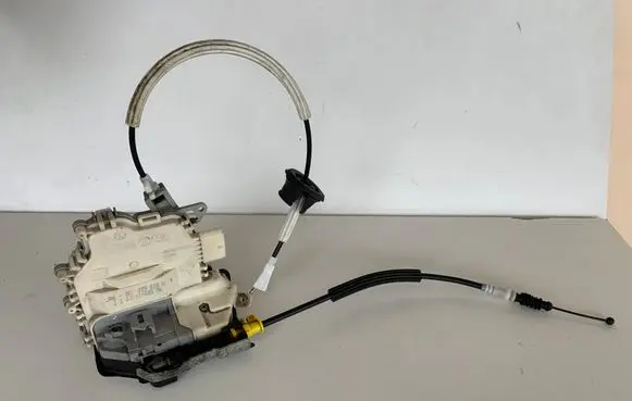 Audi Q5 SQ5 Rear door lock 8K0839016D