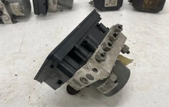 Opel Insignia A ABS Pump 23444263