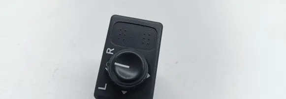 Nissan Primera Wing mirror switch YBA