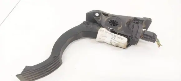 Ford Focus Accelerator throttle pedal BV619F836AB BV61-9F836-AB