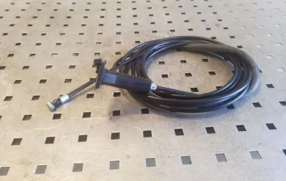 KIA Sportage Fuel cap flap release cable 