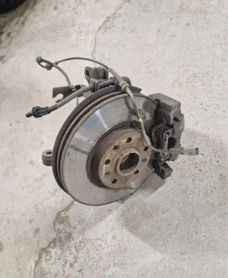 Citroen C4 Grand Picasso Front wheel hub spindle knuckle
