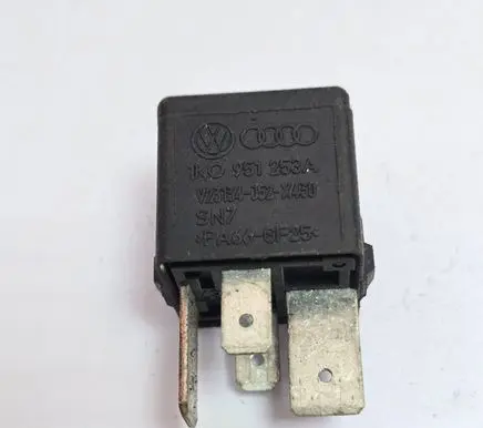 Volkswagen Touareg I Other relay 1K0951253A 23134J523430