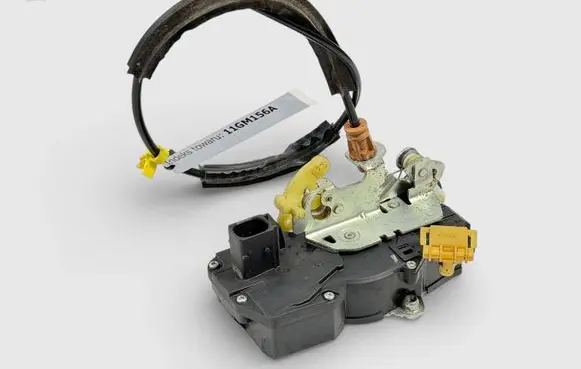Cadillac Escalade Rear door lock 25876390 15785127 15896625