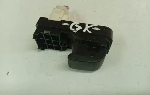 Mazda 3 II Electric window control switch BBM266370