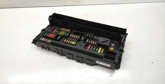 BMW 5 F10 F11 Fuse module 9252815