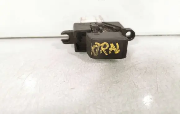 Nissan X-Trail T30 Electric window control switch