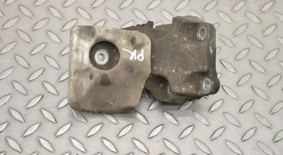 BMW 1 F20 F21 Engine mounting bracket 6788607