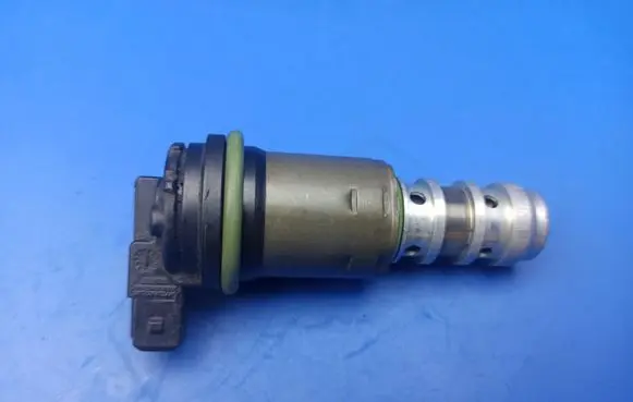 BMW 6 E63 E64 Camshaft vanos timing valve 170732313 1136170732313
