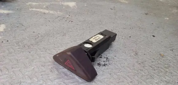 Volvo V70 Hazard light switch 30739320