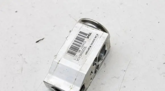 Nissan Qashqai Air conditioning (A/C) expansion valve 922004EA0A