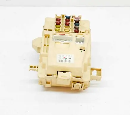 Toyota 4 Runner N180 Fuse module 9G050053