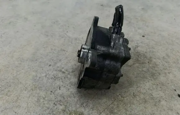Mitsubishi Lancer X Vacuum pump 03G145209C