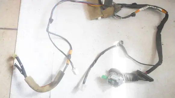 Suzuki Grand Vitara II Front door wiring loom/harness boot 3675778KE0