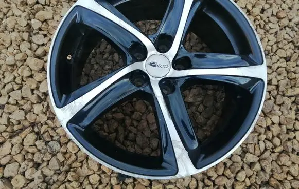 R18 alloy rim