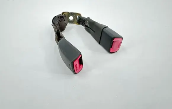 Toyota Prius (XW20) Middle seatbelt buckle (rear) 06336