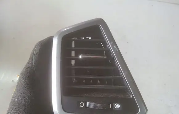 Hyundai Tucson TL Dashboard side air vent grill/cover trim