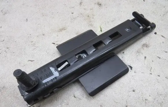 Ford Kuga II Seat belt adjustment rail GMAUTO4574097