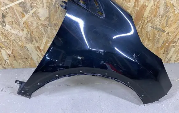 Renault Captur Fender 631002106R