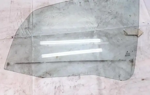 Mitsubishi Colt Front door window glass four-door