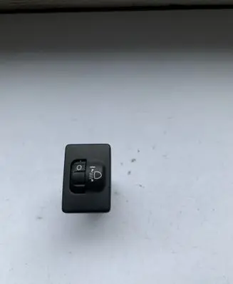 Toyota Avensis T270 Headlight level height control switch 8415202040