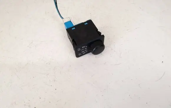 Nissan Primera Headlight level height control switch