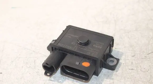 BMW 5 E60 E61 Glow plug pre-heat relay E2110022358 0522120701