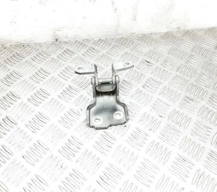 Suzuki Swift I Front door lower hinge 