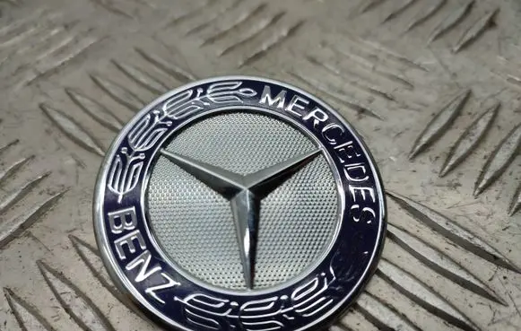 Mercedes-Benz E C207 W207 Manufacturer badge logo/emblem 2708170316