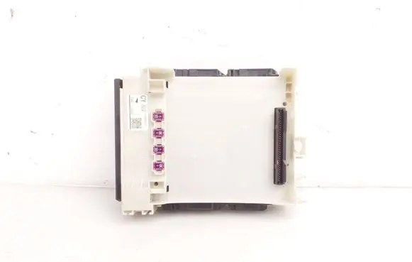 Lexus ES 300h (7th Gen) Fuse module 8273033Q30