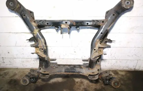 Volkswagen Touareg I Rear subframe 7L0500041