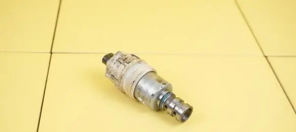 Mercedes-Benz B W246 W242 Oil pressure sensor A6511800315 651901