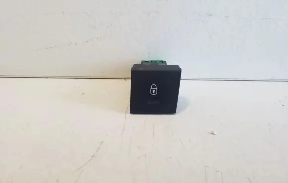 Peugeot 508 Central locking switch button 96770413ZE