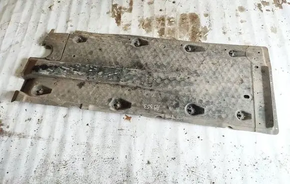 Engine splash shield/under tray