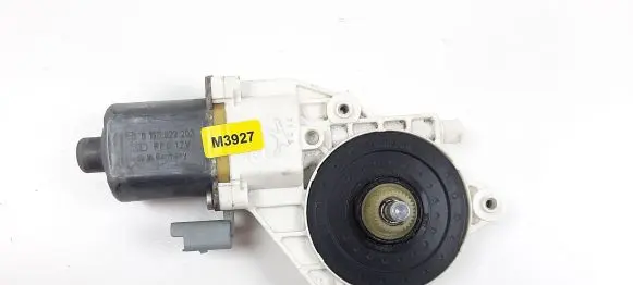 Nissan Micra Front door window regulator motor 0130822202 M3927