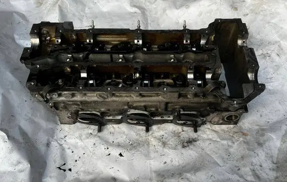 Mercedes-Benz E W212 Engine head A6420109820 6420109820