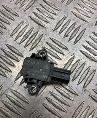 Audi A3 S3 A3 Sportback 8P Airbag deployment crash/impact sensor 8P0955557 191105 011510
