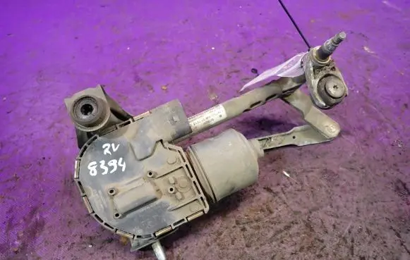 Seat Altea XL Front wiper linkage and motor 5P0955120A