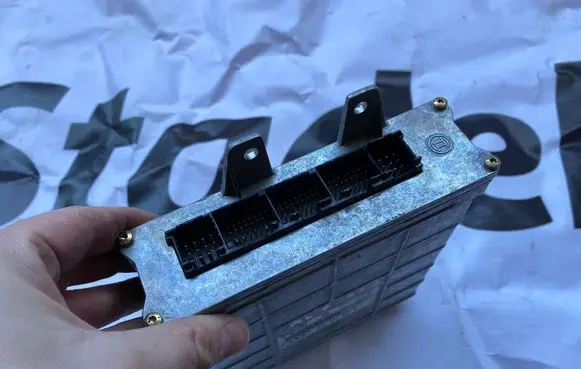 Audi A4 S4 B5 8D Engine control unit/module 8D0907557B 0261203554555 0261203554