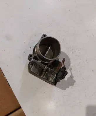 Volkswagen Phaeton Throttle valve 4E0145950 A2C30247400 2013907