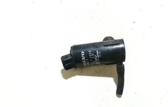 Volvo V70 Windscreen/windshield washer pump 9169611 060210-3950