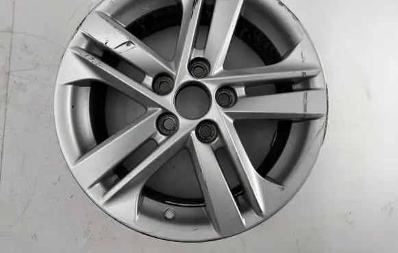 R16 alloy rim