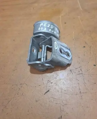 Peugeot 207 CC Front door lower hinge 16198980